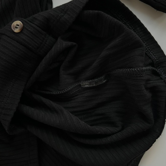 Nice basic top - Picture 4 of 4